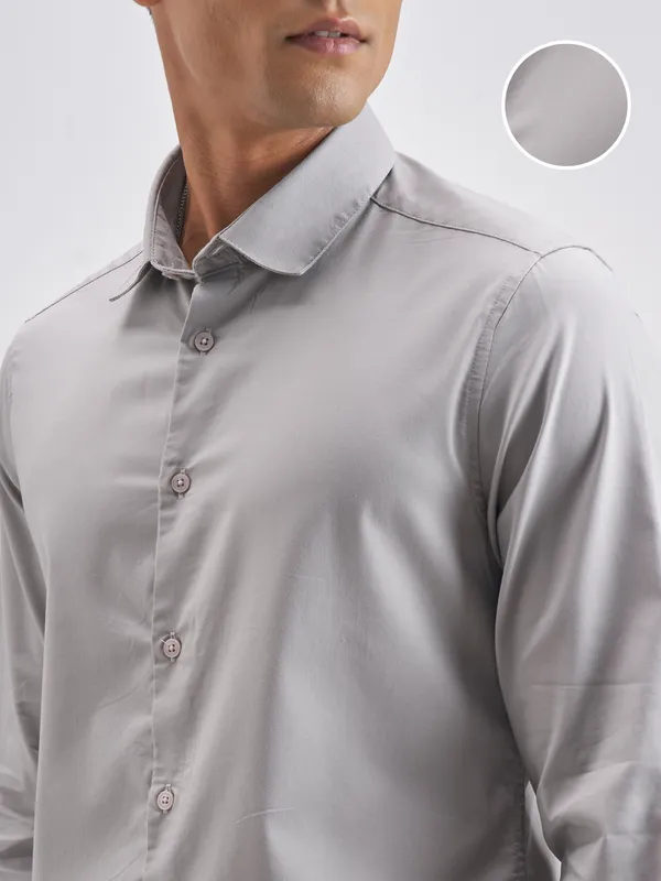 Highlander Men Grey Solid Slim Fit Casual Shirt