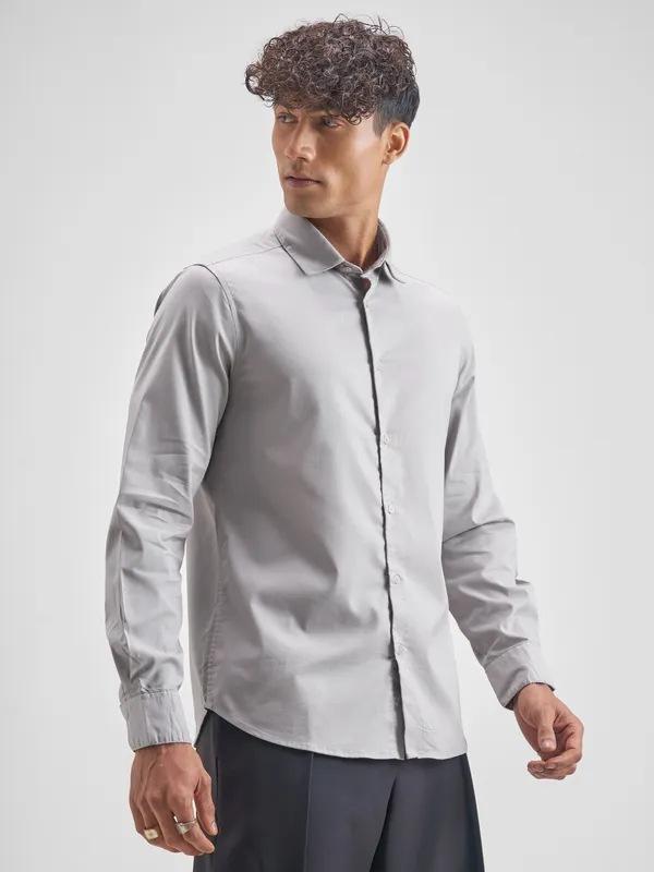 Highlander Men Grey Solid Slim Fit Casual Shirt