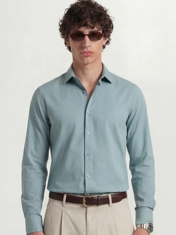 Highlander Men Blue Solid Slim Fit Casual Shirt