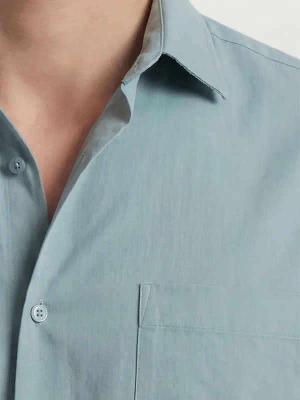 Highlander Men Blue Solid Slim Fit Casual Shirt