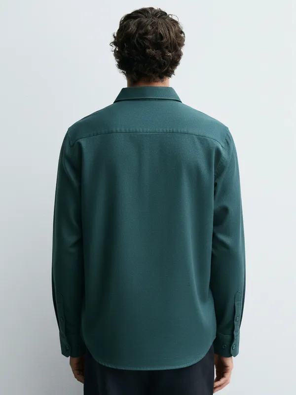 Highlander Men Teal Solid Slim Fit Casual Shirt