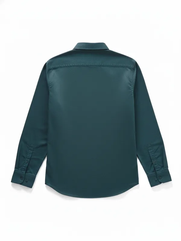 Highlander Men Teal Solid Slim Fit Casual Shirt