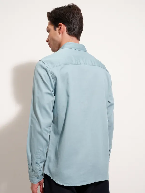 Highlander Men Blue Solid Regular Fit Casual Shirt