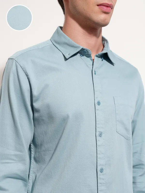 Highlander Men Blue Solid Regular Fit Casual Shirt