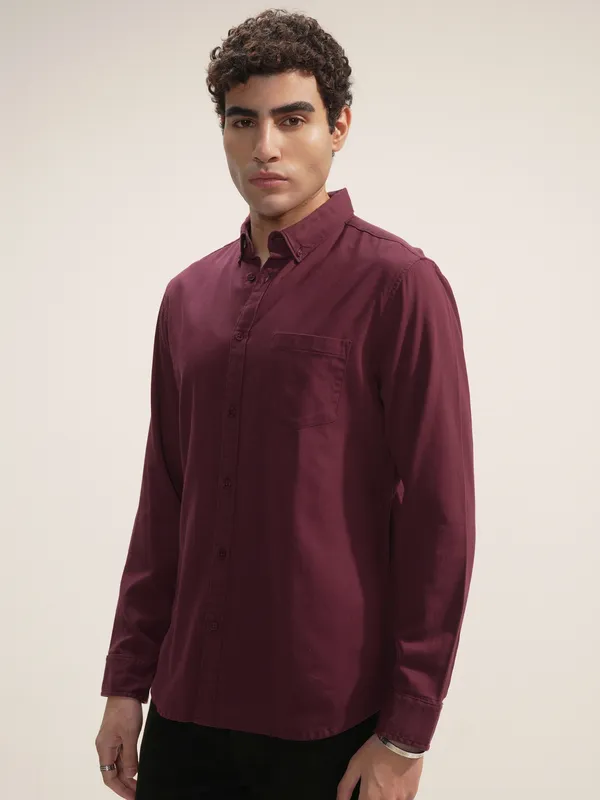 Highlander Men Maroon Self Design Regular Fit Casual Shirt