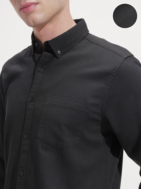 Highlander Men Black Self Design Regular Fit Casual Shirt