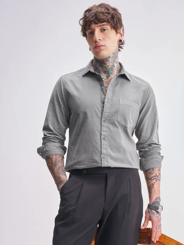 Highlander Men Grey Solid Regular Fit Casual Shirt