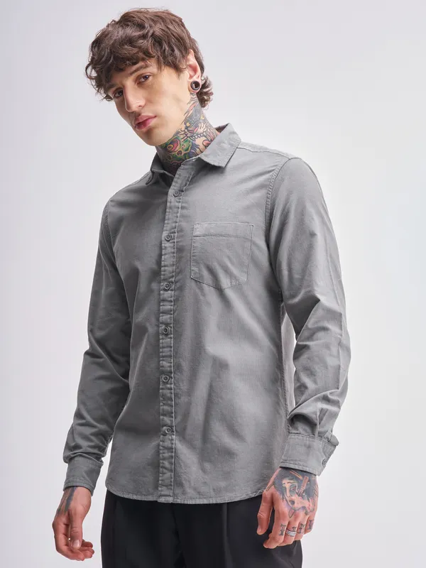 Highlander Men Grey Solid Regular Fit Casual Shirt