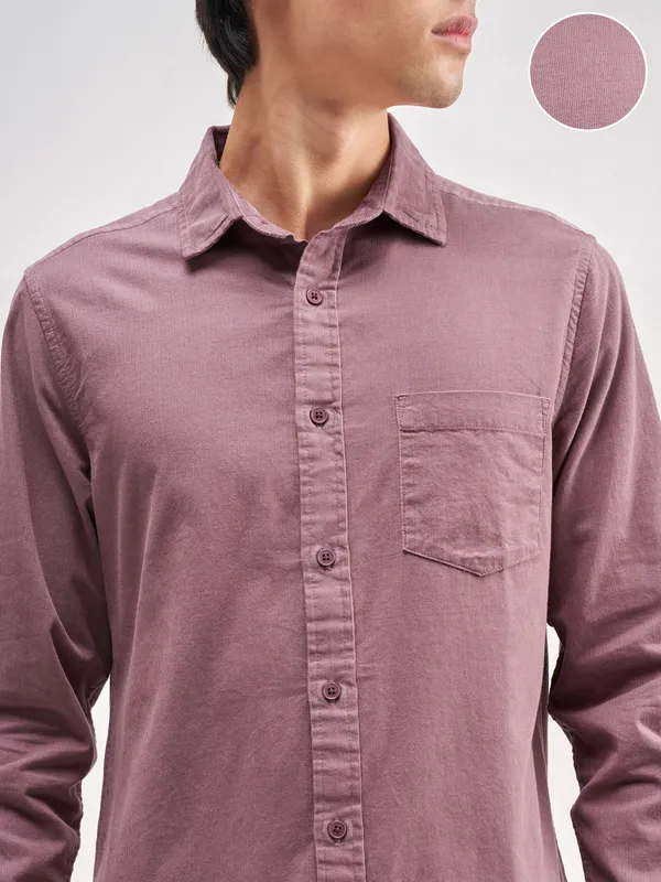 Highlander Men Pink Solid Regular Fit Casual Shirt