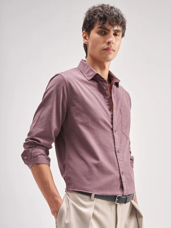 Highlander Men Pink Solid Regular Fit Casual Shirt