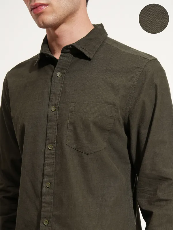 Highlander Men Olive Self Design Regular Fit Casual Shirt
