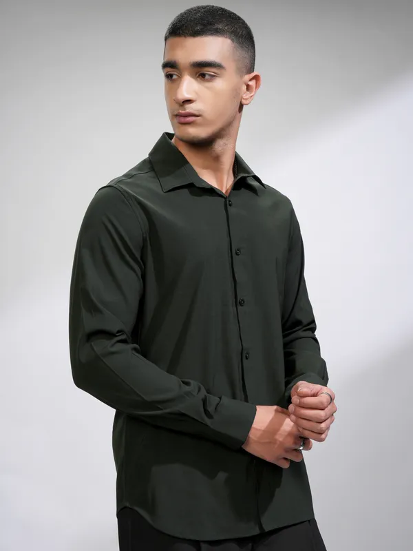 Highlander Men Green Self Design Slim Fit Casual Shirt