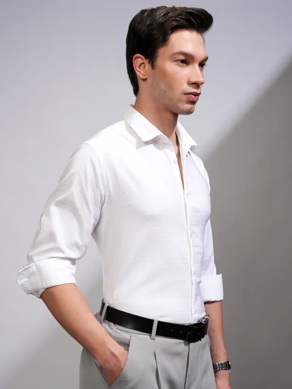 Highlander Men White Striped Slim Fit Casual Shirt