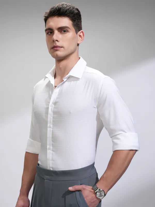 Highlander Men White Self Design Slim Fit Casual Shirt