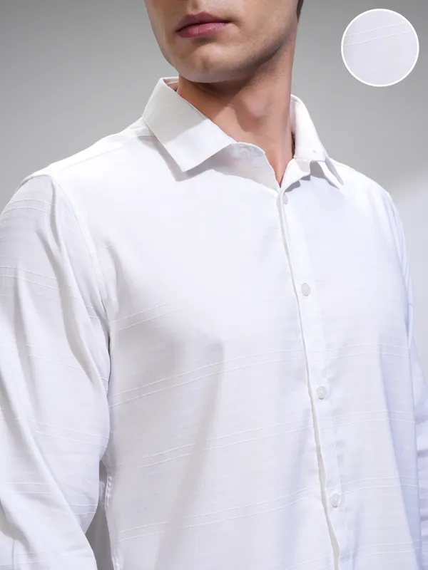 Highlander Men White Self Design Slim Fit Casual Shirt