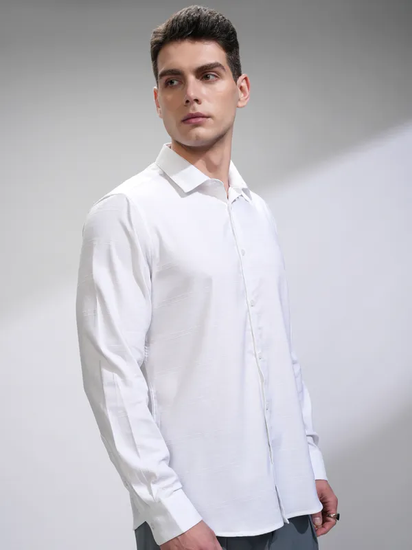 Highlander Men White Self Design Slim Fit Casual Shirt