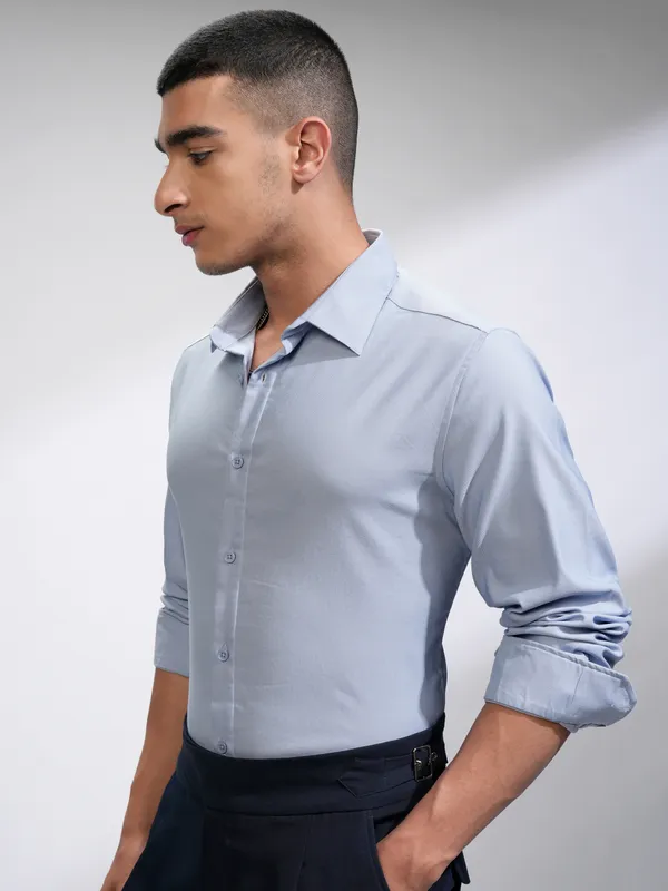 Highlander Men Lavender Solid Slim Fit Casual Shirt