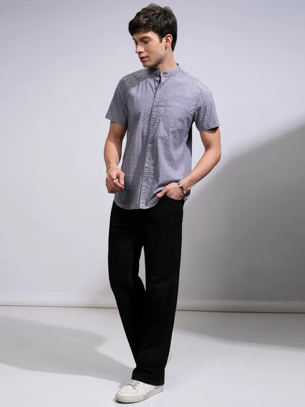 Highlander Men Blue Textured Slim Fit Casual Shirt