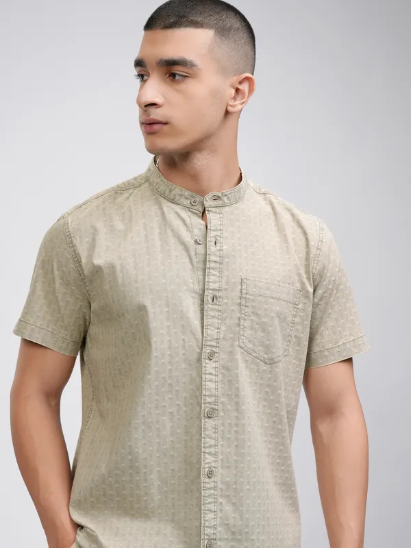 Highlander Men Olive Self Design Slim Fit Casual Shirt