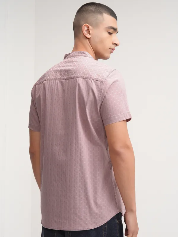 Highlander Men Pink Printed Slim Fit Casual Shirt