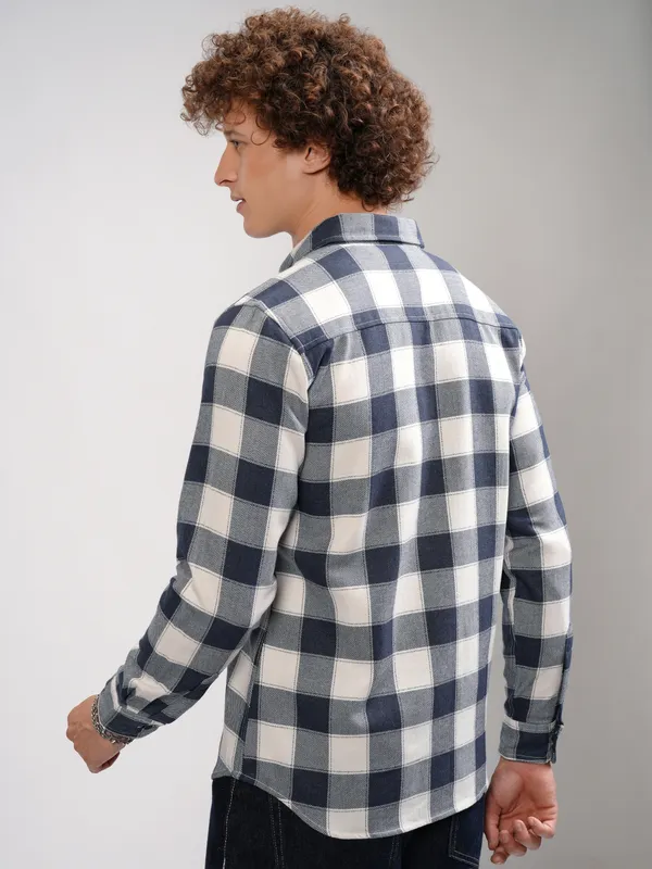 Highlander Men Navy Blue Checked Slim Fit Casual Shirt