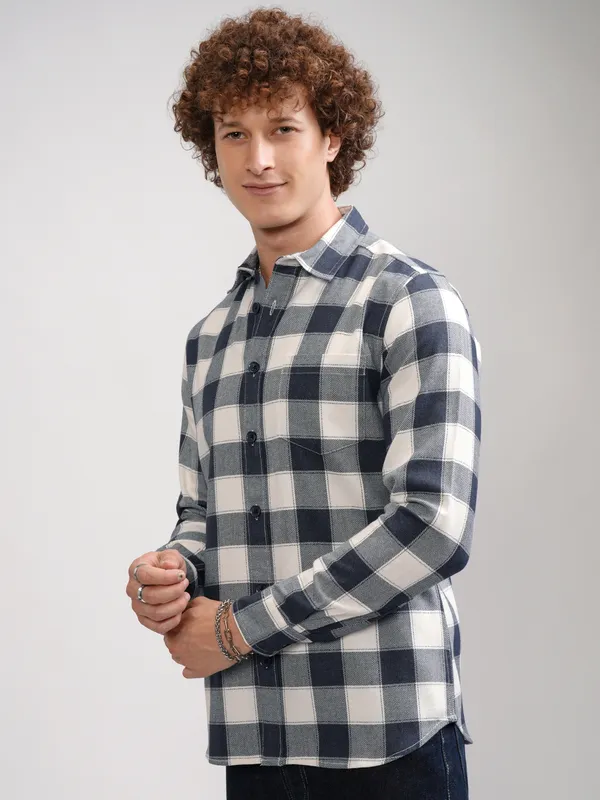 Highlander Men Navy Blue Checked Slim Fit Casual Shirt