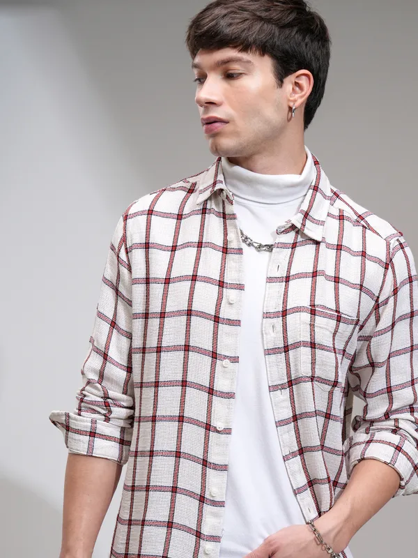 Highlander Men Off White Checked Slim Fit Casual Shirt