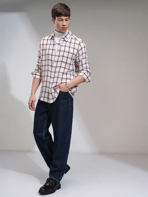 Highlander Men Off White Checked Slim Fit Casual Shirt