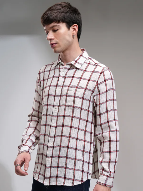 Highlander Men Off White Checked Slim Fit Casual Shirt