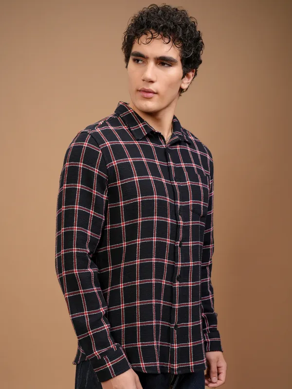 Highlander Men Navy Blue Checked Slim Fit Casual Shirt