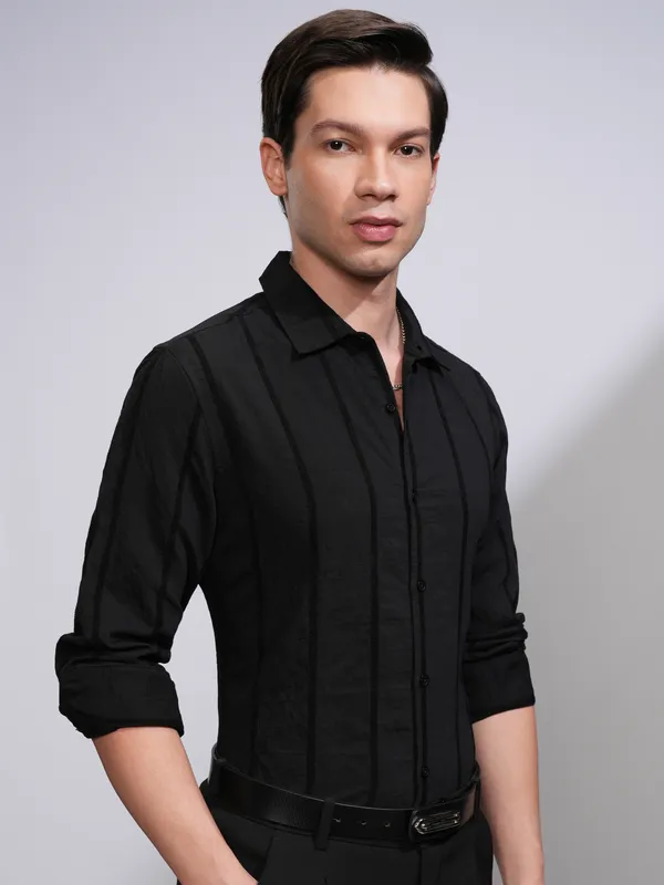 Highlander Men Black Striped Slim Fit Casual Shirt
