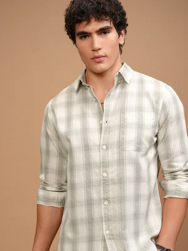 Highlander Men Grey Checked Slim Fit Casual Shirt