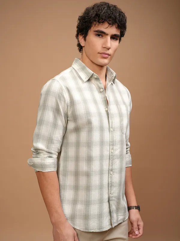 Highlander Men Grey Checked Slim Fit Casual Shirt