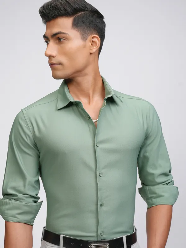Men Slim Fit Casual Shirt