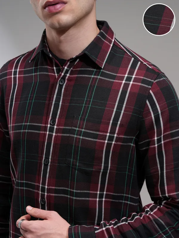 Highlander Men Maroon Checked Slim Fit Casual Shirt