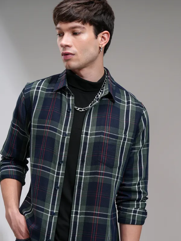 Highlander Men Green Checked Slim Fit Casual Shirt