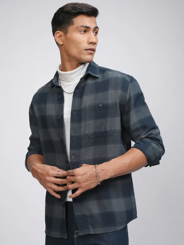 Highlander Men Navy Blue Checked Relaxed Fit Casual Shirt