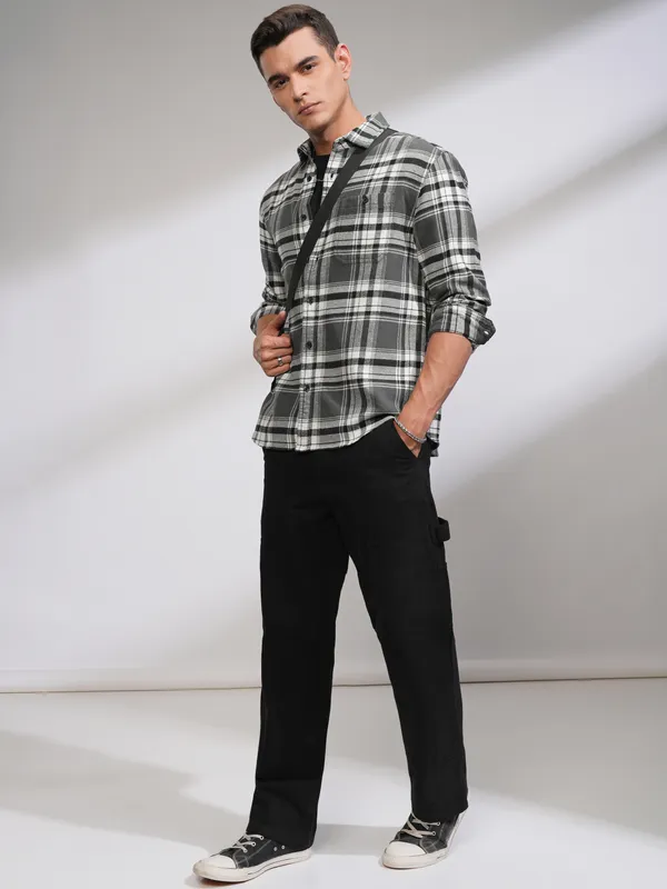 Highlander Men Charcoal Checked Relaxed Fit Casual Shirt