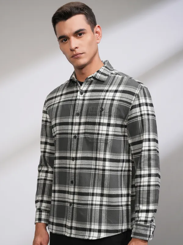 Highlander Men Charcoal Checked Relaxed Fit Casual Shirt