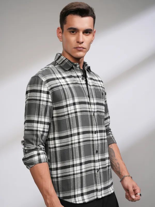 Highlander Men Charcoal Checked Relaxed Fit Casual Shirt