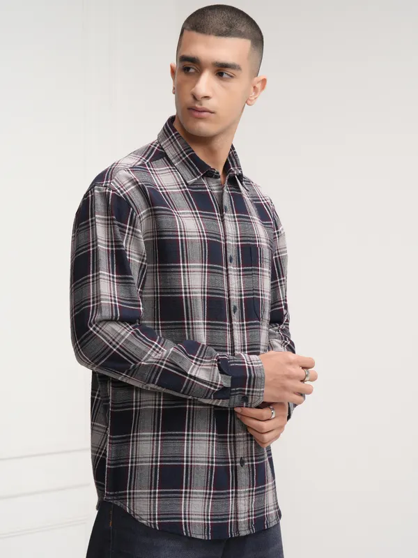 Highlander Men Navy Blue Checked Relaxed Fit Casual Shirt