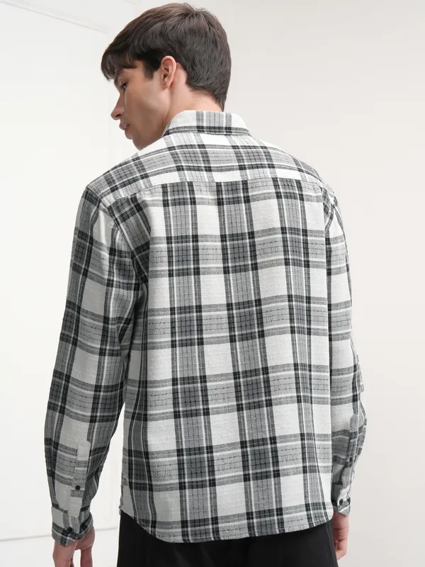 Highlander Men Grey Checked Relaxed Fit Casual Shirt