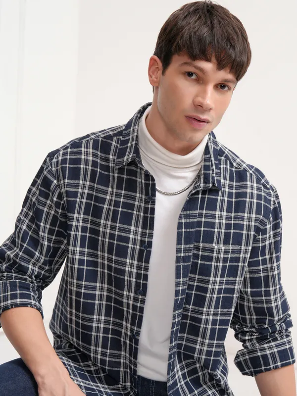Highlander Men Navy Blue Checked Relaxed Fit Casual Shirt