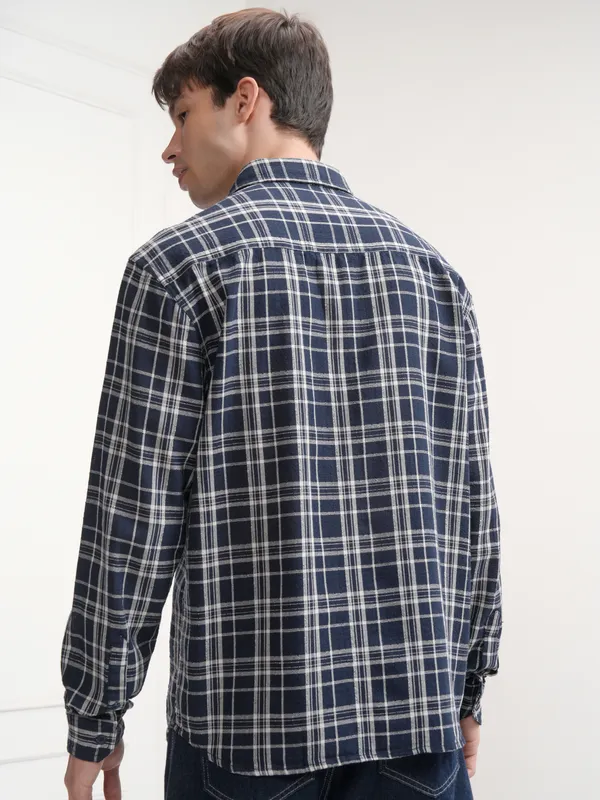 Highlander Men Navy Blue Checked Relaxed Fit Casual Shirt