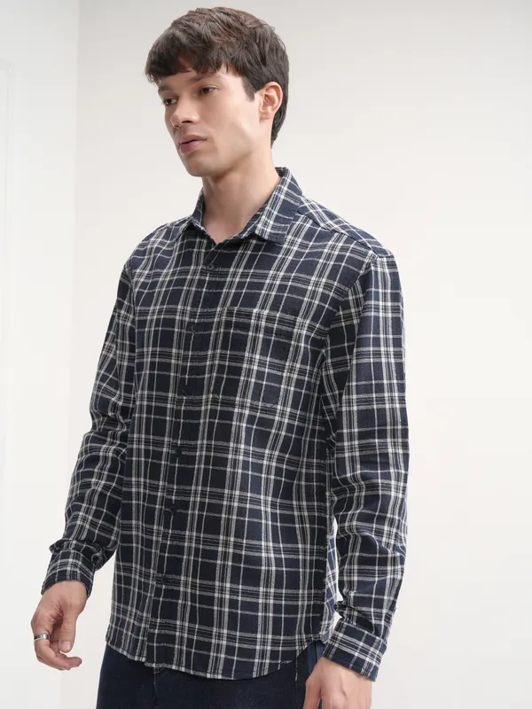 Highlander Men Navy Blue Checked Relaxed Fit Casual Shirt