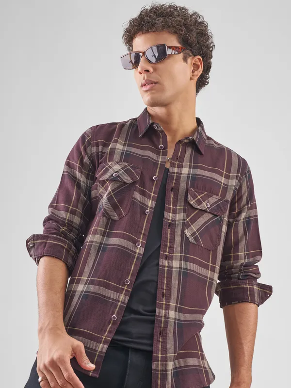 Highlander Men Maroon Checked Slim Fit Casual Shirt
