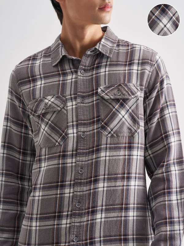 Highlander Men Grey Checked Relaxed Fit Casual Shirt