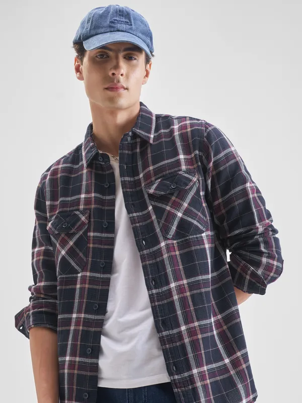 Highlander Men Navy Blue Checked Slim Fit Casual Shirt