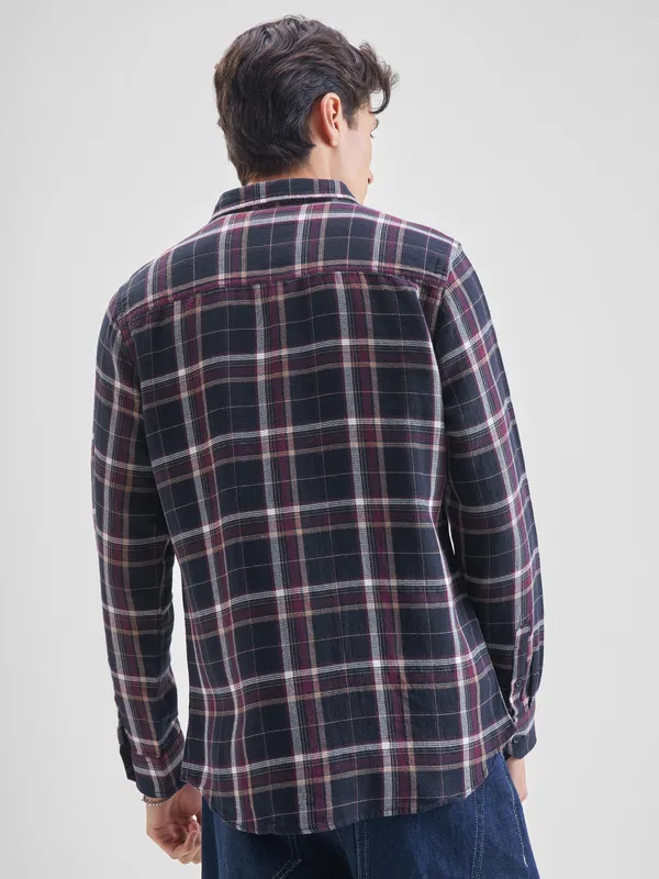 Highlander Men Navy Blue Checked Slim Fit Casual Shirt