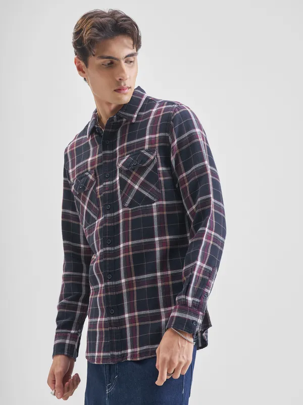 Highlander Men Navy Blue Checked Slim Fit Casual Shirt